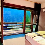Luxus-gaestehaus Mit Sauna, Kamin & Exklusivem Paarbereich بيت للعطل Neubulach