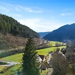 Luxus-gaestehaus Mit Sauna, Kamin & Exklusivem Paarbereich بيت للعطل Neubulach